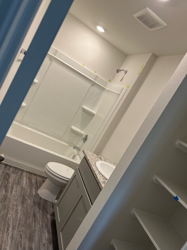 Building Photo - 623 Correns Ln