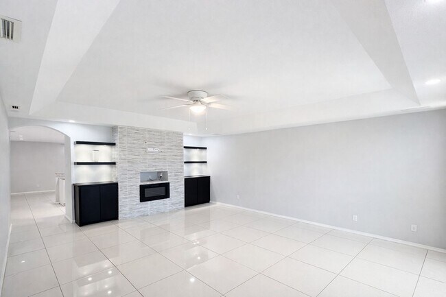 Foto del edificio - 2401 S Jackson Rd