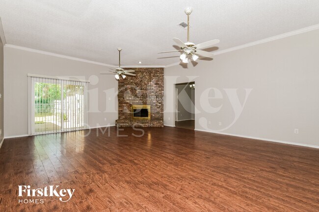 Building Photo - 1729 Creek Valley Rd