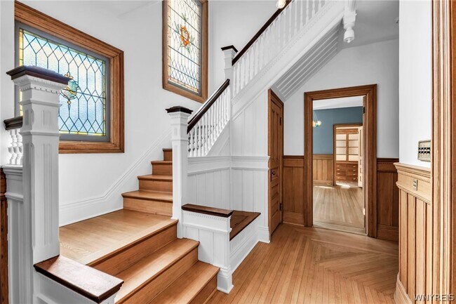 Foto del edificio - 887 W Ferry St