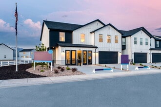 Building Photo - 1566 N Summer Spgs Cv