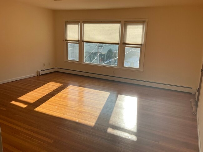 Building Photo - 19 Parsons St