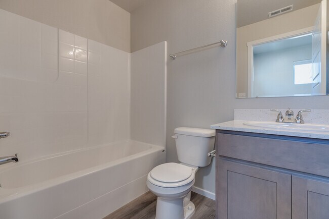 Foto del edificio - 1977 E Overland Rd