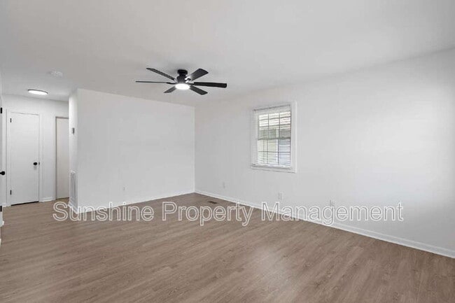 Building Photo - 906 37th St