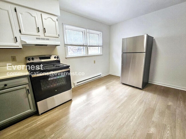 Foto del edificio - 12806 N Cresap St