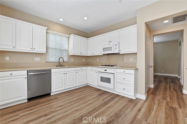 Building Photo - 46 Arborside