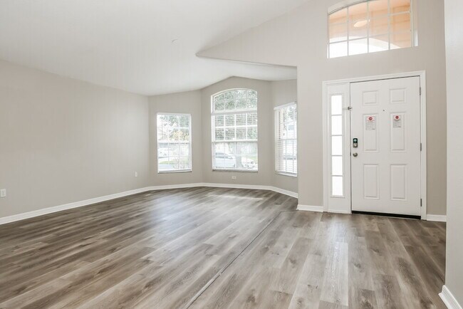 Foto del edificio - 143 Southampton Dr