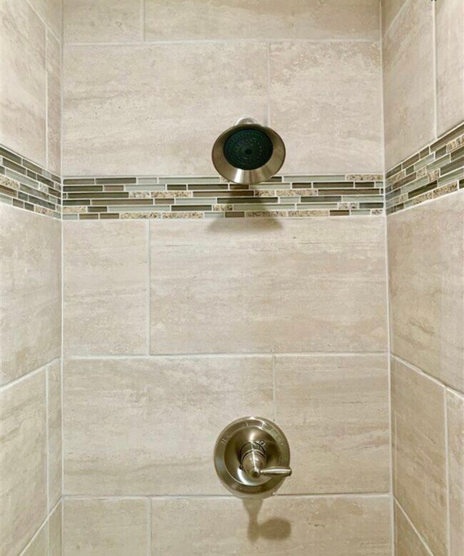 Foto del edificio - 709 W 18th St