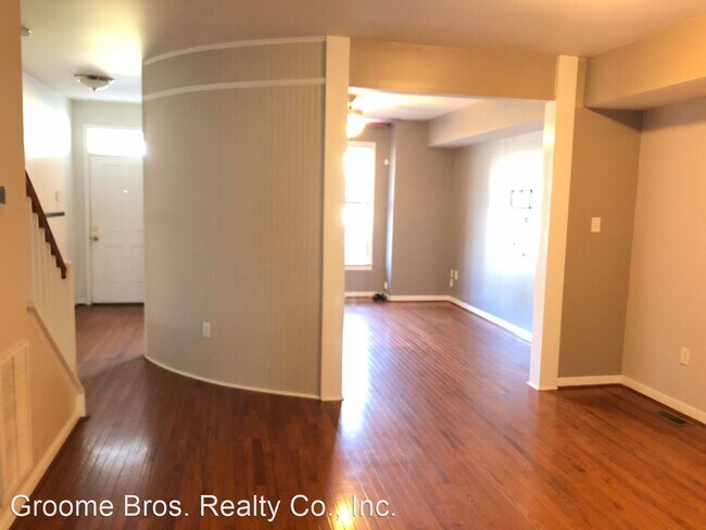 Building Photo - 2 br, 2.5 bath House - 2603 O Street
