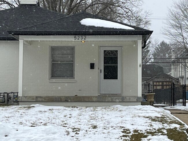 Front of Duplex - 5232 Broadway St