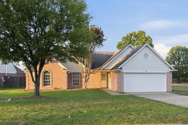 Building Photo - 810 Lakemont Dr