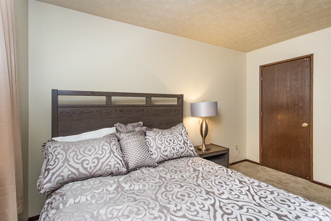 1BR, 1BA - 536 SF - Kings Highlands