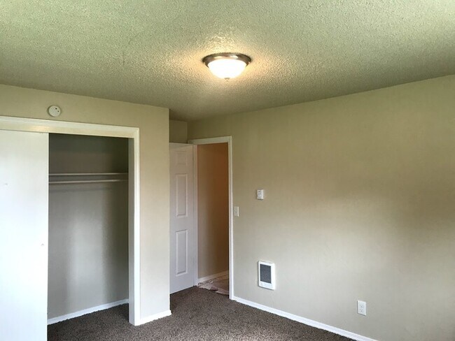 Foto del edificio - 334 S 3rd St