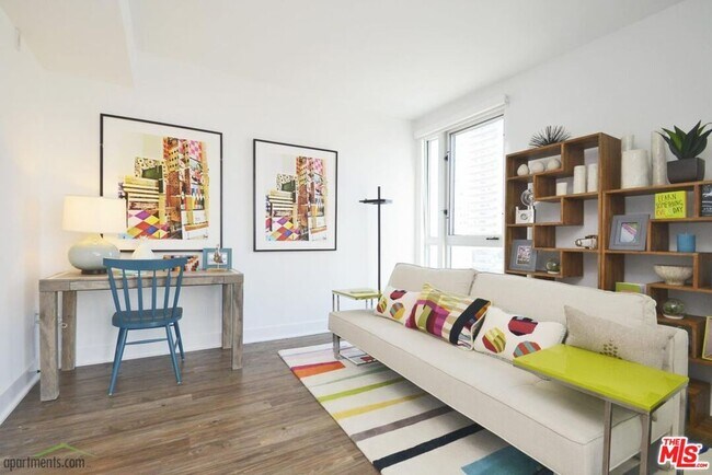 Foto del edificio - 1168 S Barrington Ave