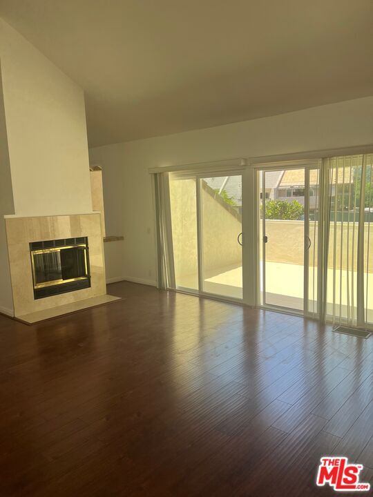 Building Photo - 4650 Park Mirasol Park