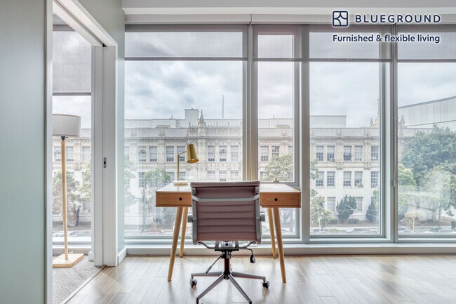 Foto del edificio - 100 Van Ness Ave