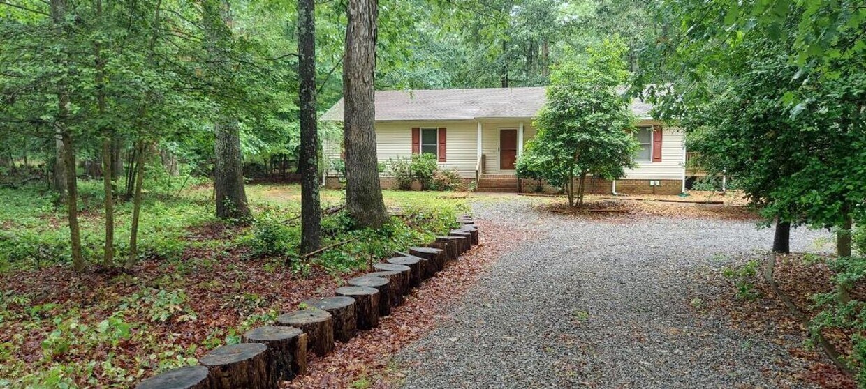Foto principal - 3 Bedroom, 2 Bath Rancher in Varina!