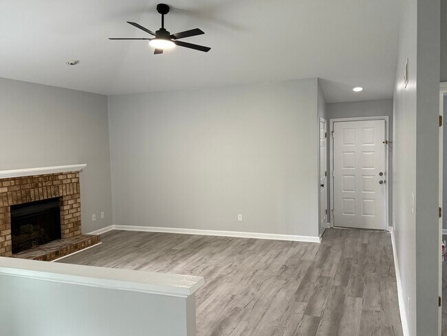 Building Photo - 5828 Harris Grove Ln