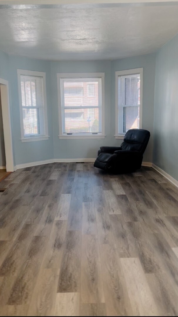 Foto del edificio - 1036 N Lawler Ave