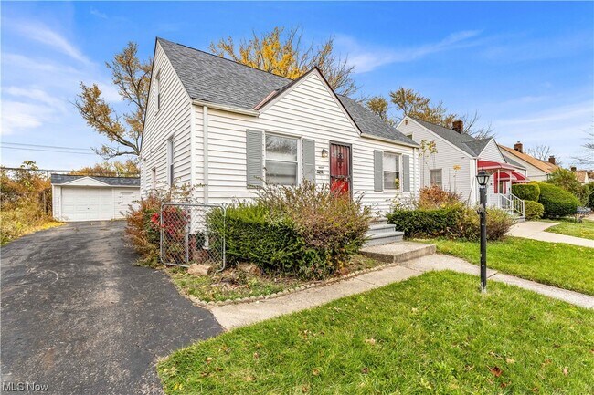 Building Photo - 17005 Lotus Dr