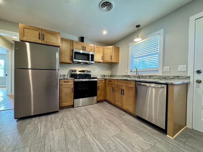 Foto del edificio - Modern Renovated Apartment Close to VT and Downtown