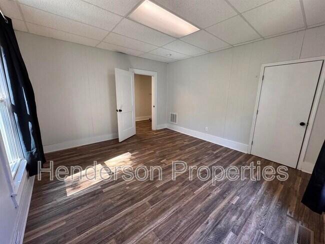 Building Photo - 1022 5th Street