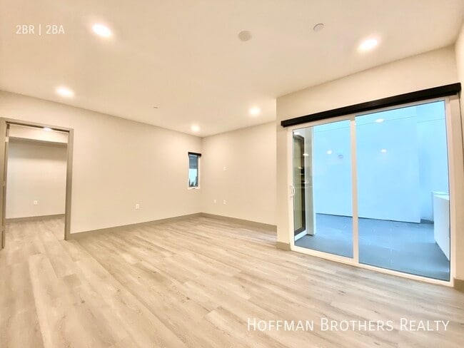 Building Photo - 1532 Brockton Ave