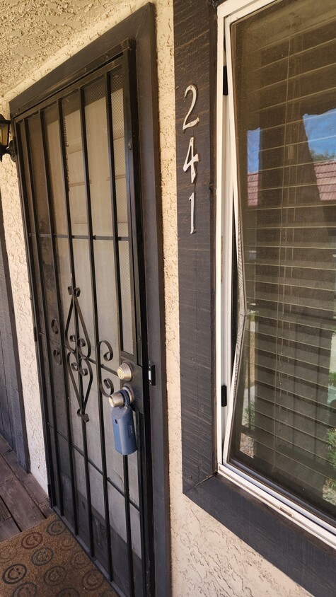 Photo - 700 W University Dr (Tempe, AZ)