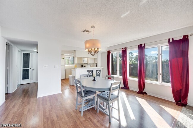 Foto del edificio - 1645 Spoonbill Ln