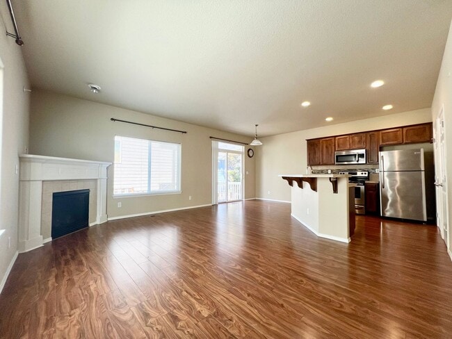 Building Photo - Hillsboro 3 Bed 2.5 Bath Home in Hillsboro...