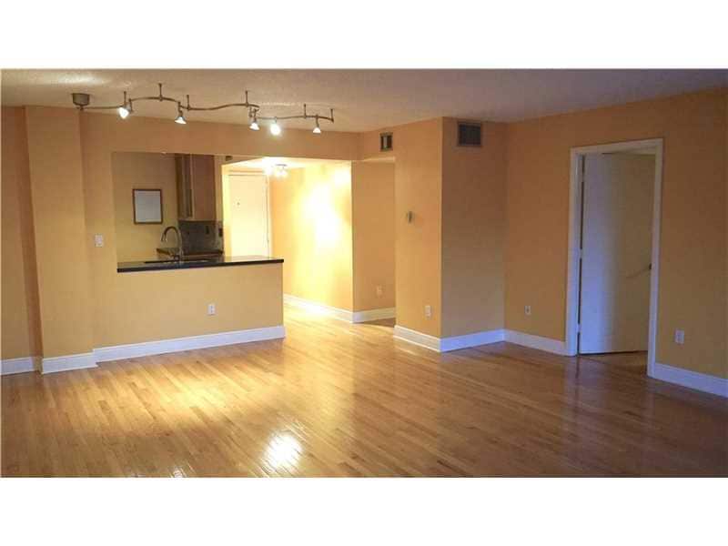 Primary Photo - 130 S Shore Dr