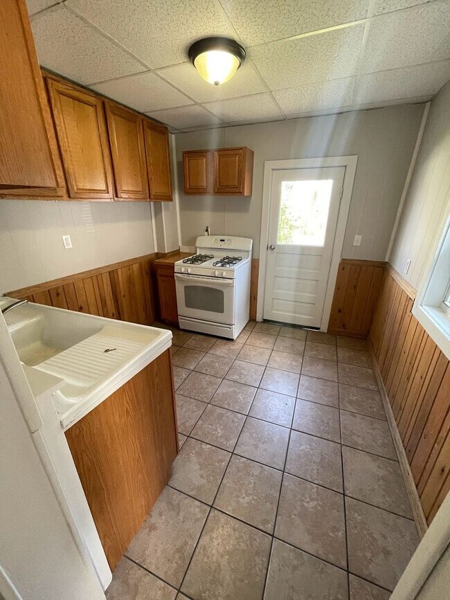 Foto del edificio - 1462-1464-1464 Logan Ave