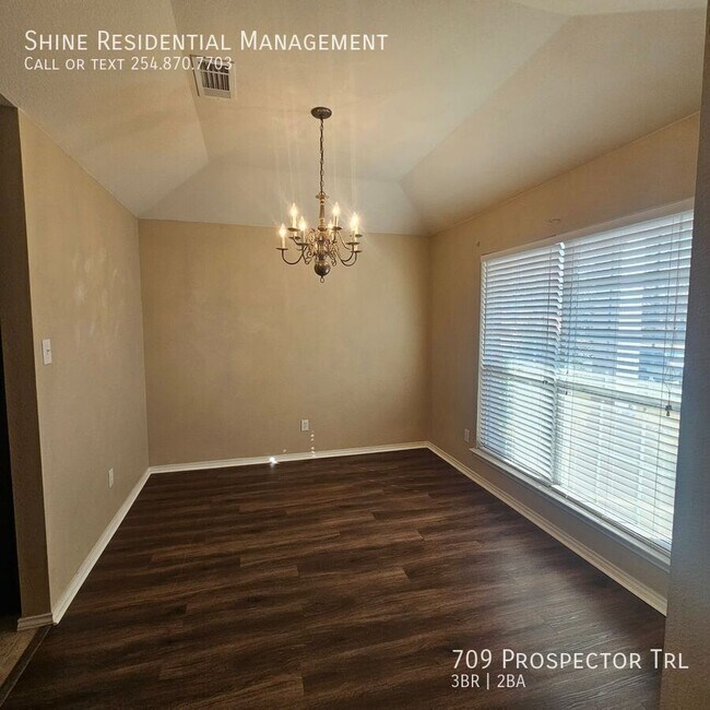 Building Photo - 709 Prospector Trail