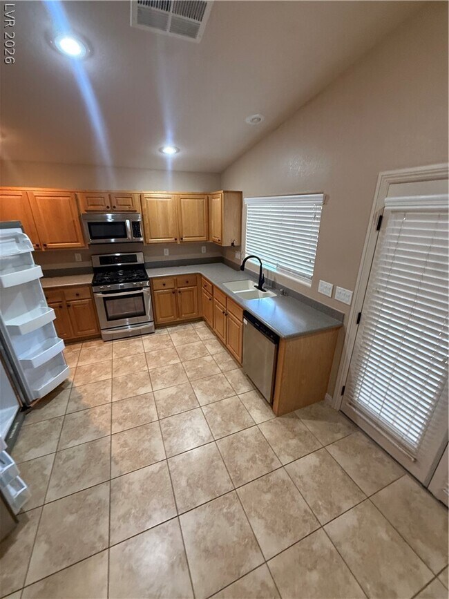 Building Photo - 4420 Meadowlark Wing Way