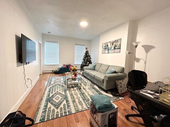 Foto del edificio - All Utilities Included, Eat-in Kitchen, Laundry on a Site