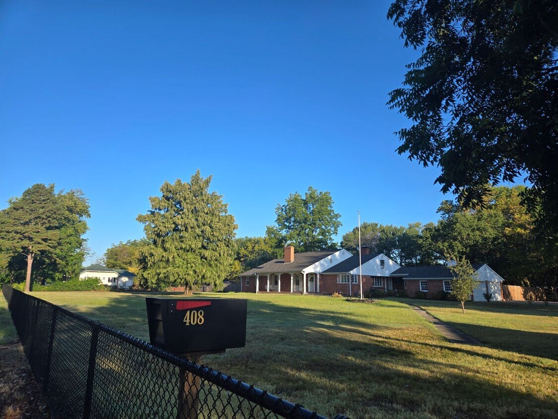 Foto principal - Premium Listing: Historic Estate + Acreage...