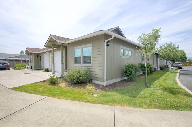 Foto del edificio - 741 SW Kinsington Ct
