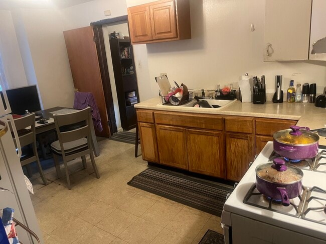 Building Photo - 324 Callan Ave