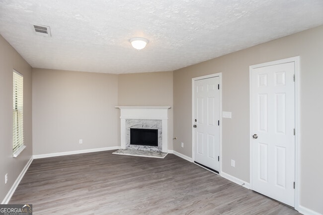 Foto del edificio - 851 Plumbridge Ct