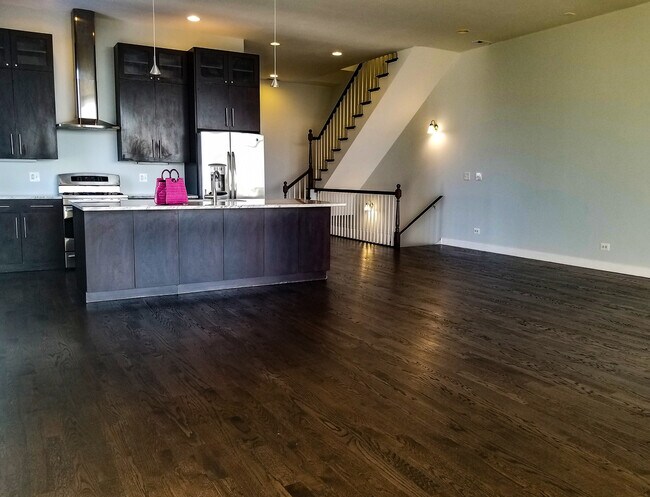 Foto del edificio - 1045 N California Ave