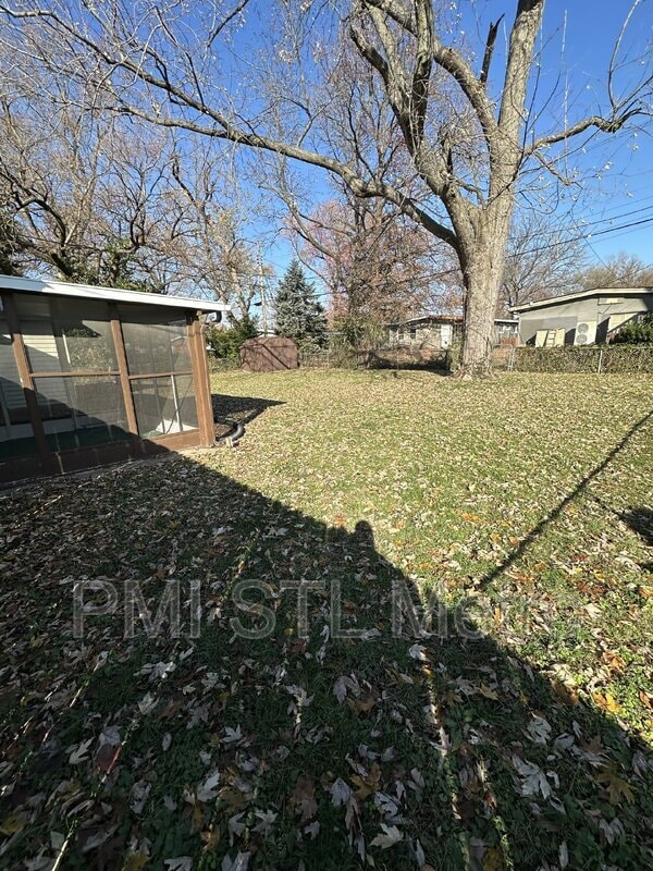 Foto del edificio - 8439 Alder Ave