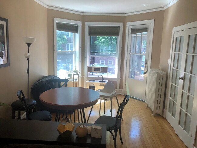 Foto del edificio - 3940 W Cornelia Ave