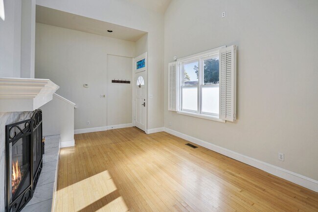 Foto del edificio - Wonderful Berkeley Flat