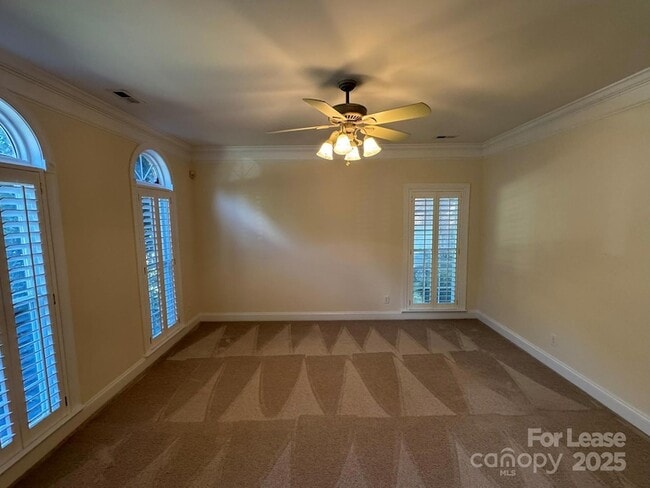Foto del edificio - 7127 Weddington Brook Dr