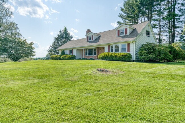 Building Photo - 99 Ridge Rd