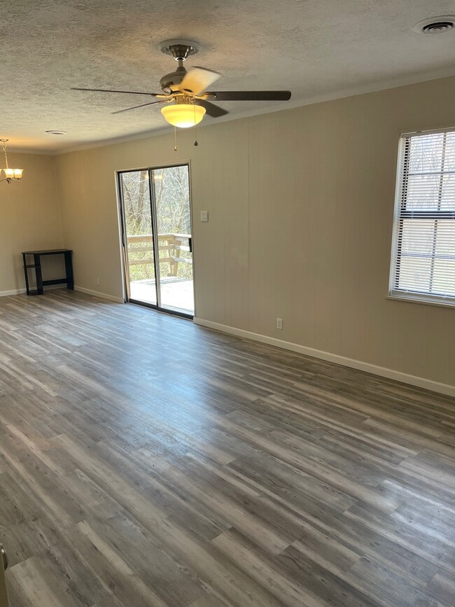 living room/dining room area - 8911 Fox Lonas Rd