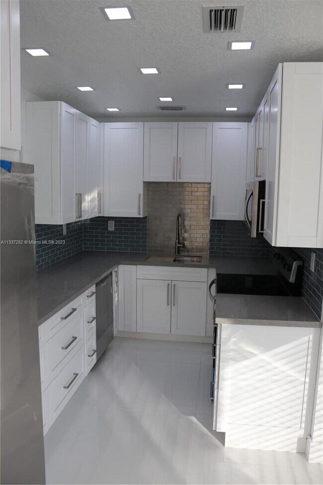 Foto del edificio - 45 NW 164th St