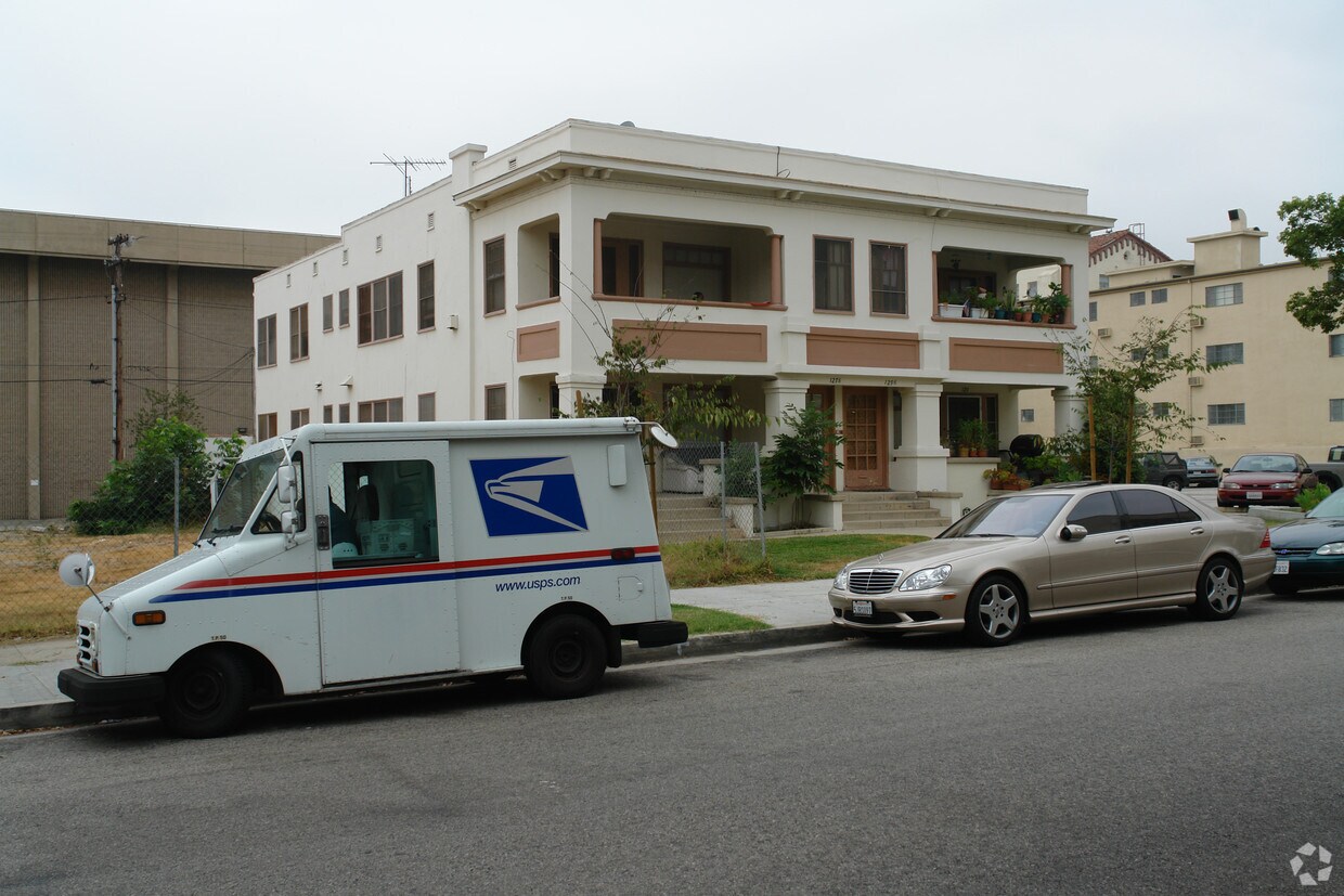 Foto del edificio - 127 N Kenwood St