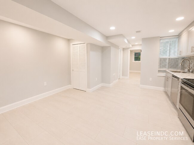 Foto del edificio - 55 Quincy Pl NW