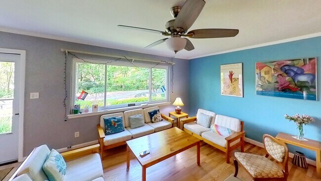 Foto del edificio - 1705 Woodman Ave